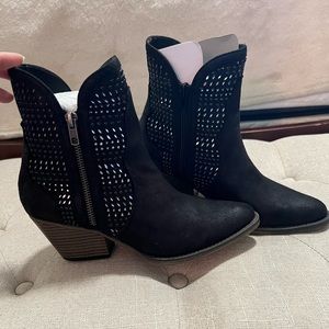 Mia black vintage nova sude